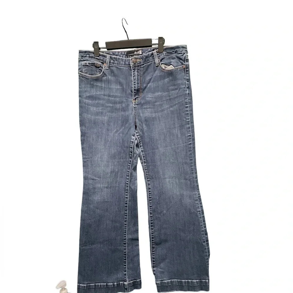 SEVEN7 MEDIUM WASH FLARE JEANS
